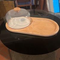 Tagliere in legno con campana in vetro
