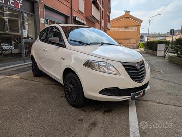 Lancia Ypsilon 0.9 TwinAir BENZINA E METANO