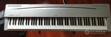 YAMAHA PIANO tasti pesatI P70 SPLENDIDO  STRUMENTO