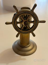 Piccolo timone con bussola