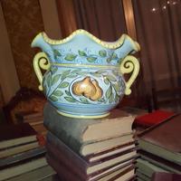 Vaso decorato a mano della Deruta