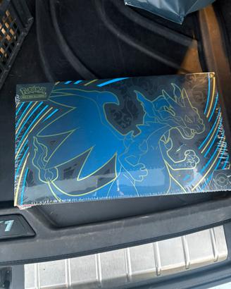 Pokemon collezione ultra premium mega charizard x