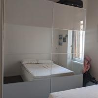 Armadio IKEA con ante scorrevoli 