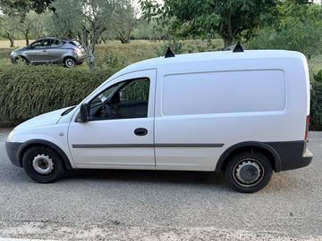 Opel Combo 1.7 diesel con impianto GPL