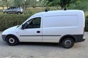 Opel Combo 1.7 diesel con impianto GPL
