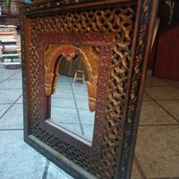 Specchio Artigianale Orientale Intagliato a Mano –