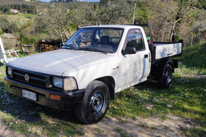 Toyota Hilux / Taro