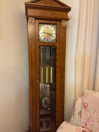 Orologio a pendolo da terra