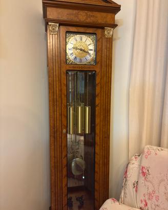 Orologio a pendolo da terra