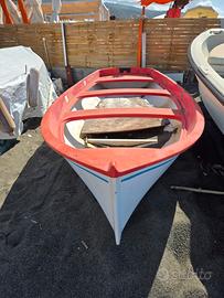 Barca open con motore fuoribordo