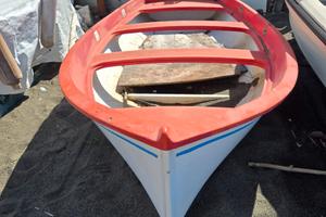 Barca open con motore fuoribordo