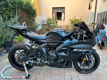 Yamaha YZF R7