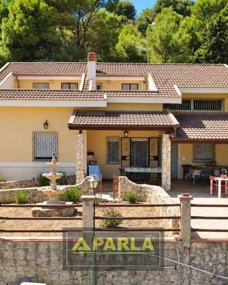 Villa di 400 m² con più di 5 locali a Licata