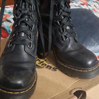 stivali dr Martens n. 39 con tacco