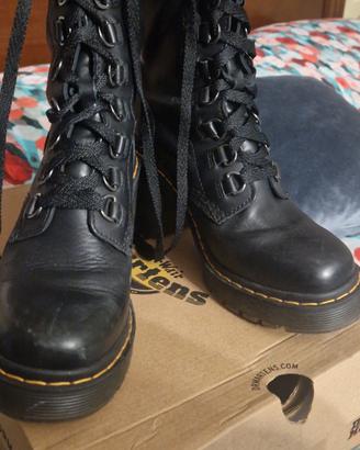 stivali dr Martens n. 39 con tacco