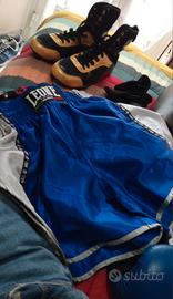 si vende vestiti di boxe 