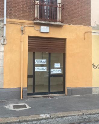Ampio negozio/ufficio