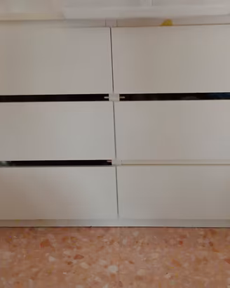 Cassettiera bianca Ikea 