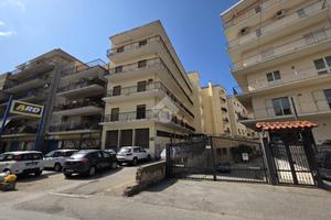 4 LOCALI A REGGIO DI CALABRIA