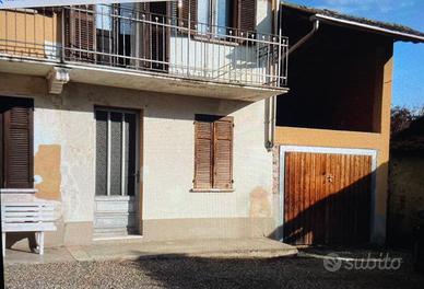 Casa semi-indipendente con garage balcone e terre