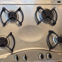 Piano cottura Whirlpool  griglie ghisa 4 fuochi