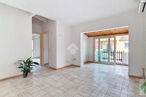 3 LOCALI A ARZACHENA