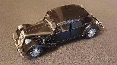 Bburago Citroen traction avant 1938 1\24