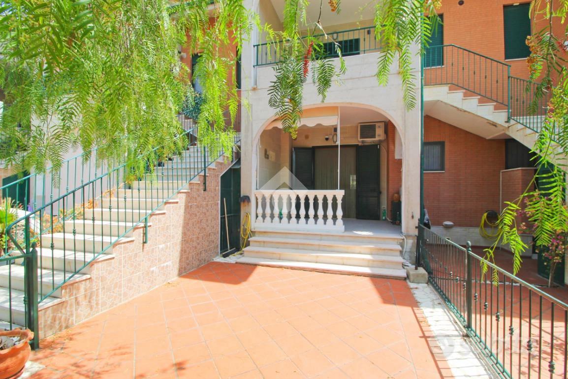 VILLA A SCHIERA A CAMPOMARINO - Vista 3