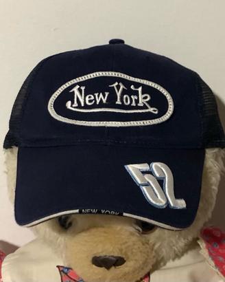 Cappello da baseball blu con scritta bianca