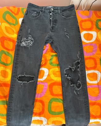 Jeans strappati Zara