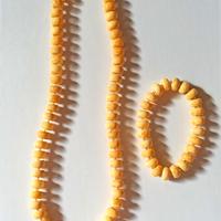 Set di gioielli in ambra.