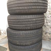 gomme 215/55/17