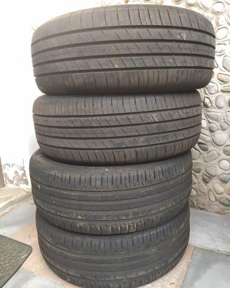 gomme 215/55/17