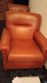 poltrona e divano in pelle 