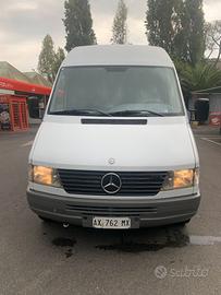 Mercedes sprinter 214