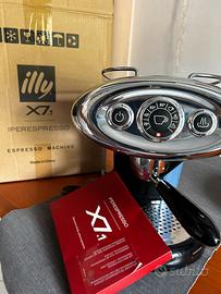 Macchina caffe’ Illy iperespresso professional bar
