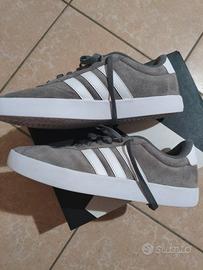 Scarpe Adidas grigie tg. 45 1/3 pari al nuovo