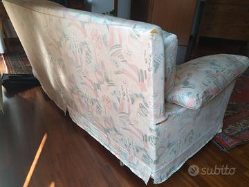 DIVANO ANCHE LETTO 2 POSTI IN PIUMINO E RASO