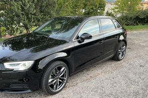Audi A3 30 G-Tron