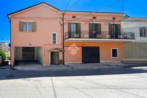 3 LOCALI A RIPA TEATINA