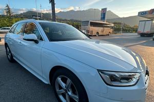 AUDI A4 AVANT 35 TDI MHEV