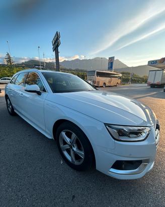 AUDI A4 AVANT 35 TDI MHEV