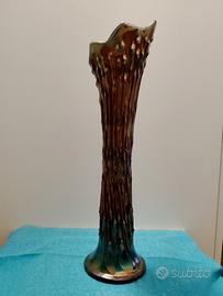 Vaso Fenton in vetro iridescente