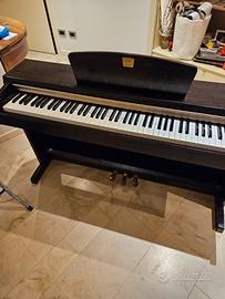 pianola yamaha clavinova 