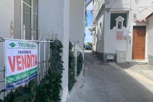 3 LOCALI A CASAMICCIOLA TERME