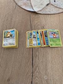 Molte carte pokemon antiche