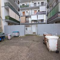 Locale Commerciale doppio ingresso