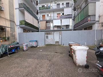 Locale Commerciale doppio ingresso