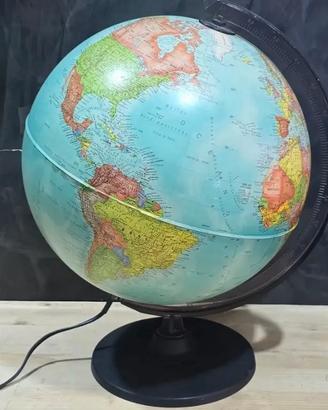 Mappamondo luminoso vintage 
