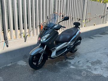 Yamaha xmax 250 sport chilometri 23.000